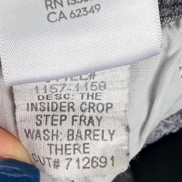 MOTHER Jeans The Insider Crop Step Fray 26 Gray Barely There Distressed Raw Hem - Picture 13 of 14